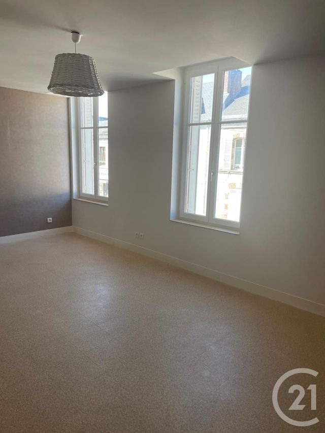 Appartement F3 à louer - 3 pièces - 61.0 m2 - CHATEAUNEUF SUR LOIRE - 45 - CENTRE - Century 21 Trois Rois Appartement F3 à louer - 3 pièces - 61.0 m2 - CHATEAUNEUF SUR LOIRE - 45 - CENTRE - Century 21 Trois Rois