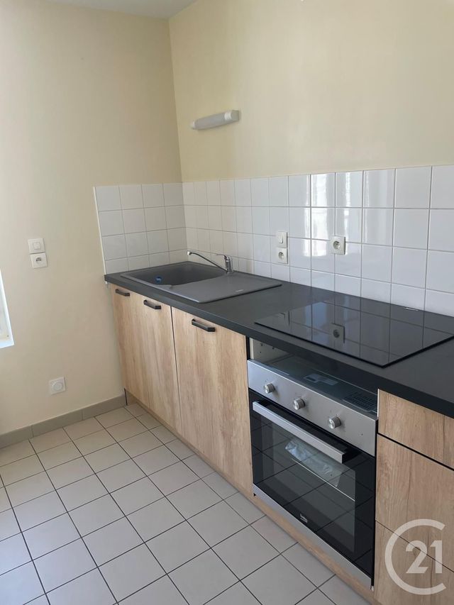 Appartement F3 à louer - 3 pièces - 61.0 m2 - CHATEAUNEUF SUR LOIRE - 45 - CENTRE - Century 21 Trois Rois Appartement F3 à louer - 3 pièces - 61.0 m2 - CHATEAUNEUF SUR LOIRE - 45 - CENTRE - Century 21 Trois Rois