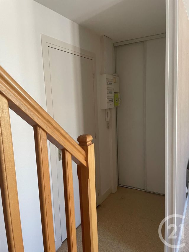 Appartement F3 à louer - 3 pièces - 61.0 m2 - CHATEAUNEUF SUR LOIRE - 45 - CENTRE - Century 21 Trois Rois Appartement F3 à louer - 3 pièces - 61.0 m2 - CHATEAUNEUF SUR LOIRE - 45 - CENTRE - Century 21 Trois Rois