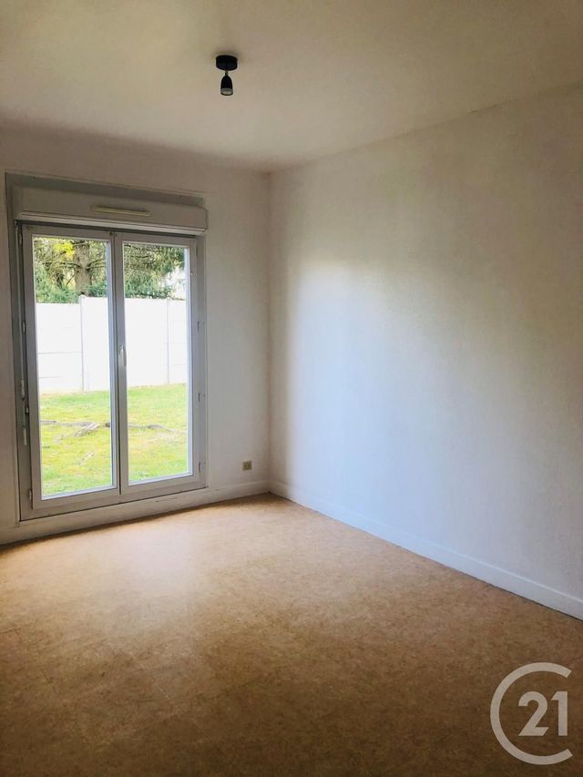 Appartement F4 à louer - 4 pièces - 78.26 m2 - CHATEAUNEUF SUR LOIRE - 45 - CENTRE - Century 21 Trois Rois Appartement F4 à louer - 4 pièces - 78.26 m2 - CHATEAUNEUF SUR LOIRE - 45 - CENTRE - Century 21 Trois Rois