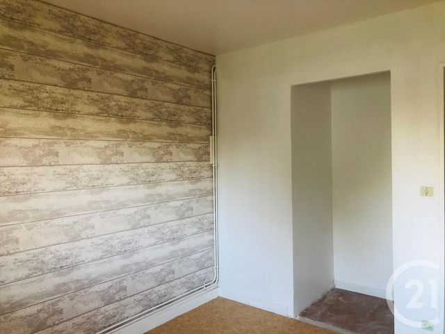 Appartement F4 à louer - 4 pièces - 78.26 m2 - CHATEAUNEUF SUR LOIRE - 45 - CENTRE - Century 21 Trois Rois Appartement F4 à louer - 4 pièces - 78.26 m2 - CHATEAUNEUF SUR LOIRE - 45 - CENTRE - Century 21 Trois Rois