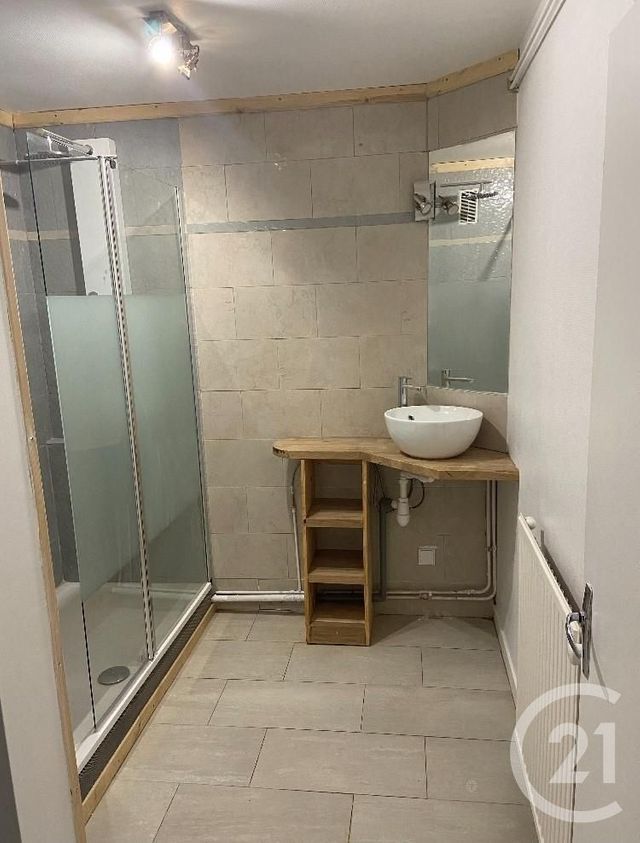 Appartement F4 à louer - 4 pièces - 78.26 m2 - CHATEAUNEUF SUR LOIRE - 45 - CENTRE - Century 21 Trois Rois Appartement F4 à louer - 4 pièces - 78.26 m2 - CHATEAUNEUF SUR LOIRE - 45 - CENTRE - Century 21 Trois Rois