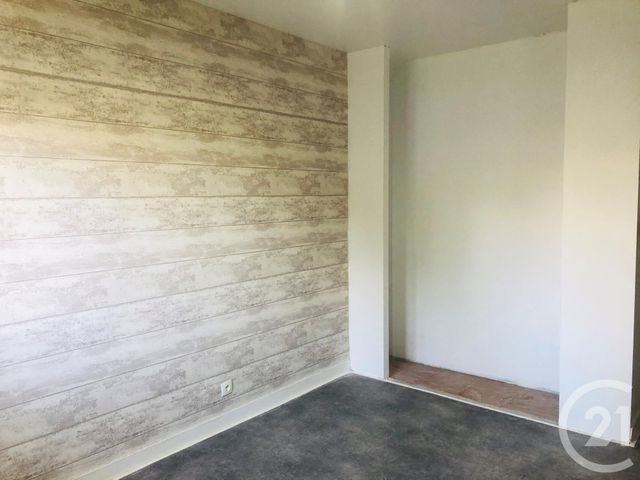 Appartement F4 à louer - 4 pièces - 78.26 m2 - CHATEAUNEUF SUR LOIRE - 45 - CENTRE - Century 21 Trois Rois Appartement F4 à louer - 4 pièces - 78.26 m2 - CHATEAUNEUF SUR LOIRE - 45 - CENTRE - Century 21 Trois Rois