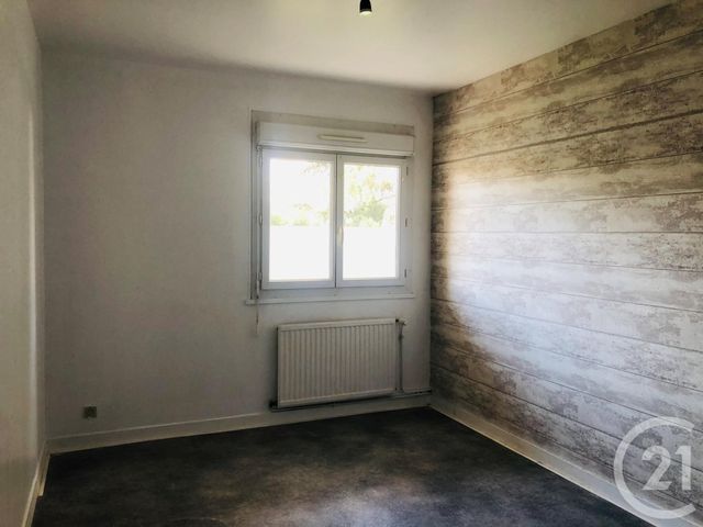 Appartement F4 à louer - 4 pièces - 78.26 m2 - CHATEAUNEUF SUR LOIRE - 45 - CENTRE - Century 21 Trois Rois Appartement F4 à louer - 4 pièces - 78.26 m2 - CHATEAUNEUF SUR LOIRE - 45 - CENTRE - Century 21 Trois Rois