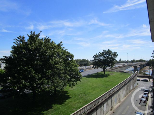 Afficher la photo en grand Appartement F2 à louer - 2 pièces - 42.03 m2 - ORLEANS - 45 - CENTRE - Century 21 Trois Rois
