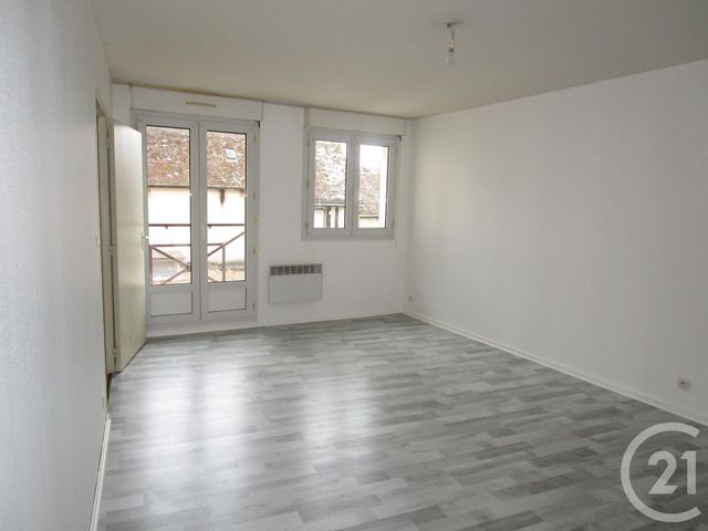 Appartement F1 à louer - 1 pièce - 35.0 m2 - CHATEAUNEUF SUR LOIRE - 45 - CENTRE - Century 21 Trois Rois Appartement F1 à louer - 1 pièce - 35.0 m2 - CHATEAUNEUF SUR LOIRE - 45 - CENTRE - Century 21 Trois Rois