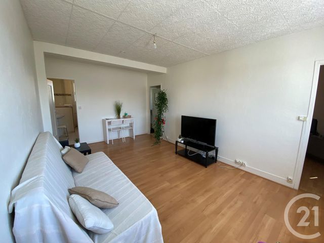 Appartement F3 à louer - 3 pièces - 52.05 m2 - ST JEAN DE LA RUELLE - 45 - CENTRE - Century 21 Trois Rois Appartement F3 à louer - 3 pièces - 52.05 m2 - ST JEAN DE LA RUELLE - 45 - CENTRE - Century 21 Trois Rois