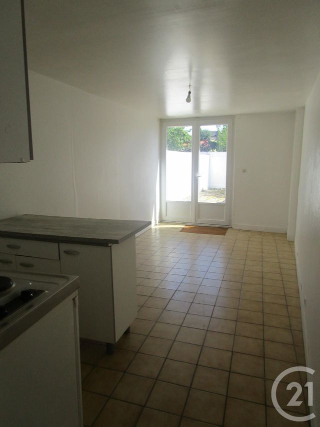 Afficher la photo en grand Studio à louer - 1 pièce - 20.6 m2 - CHATEAUNEUF SUR LOIRE - 45 - CENTRE - Century 21 Trois Rois
