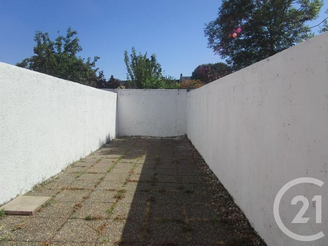 Afficher la photo en grand Studio à louer - 1 pièce - 20.6 m2 - CHATEAUNEUF SUR LOIRE - 45 - CENTRE - Century 21 Trois Rois