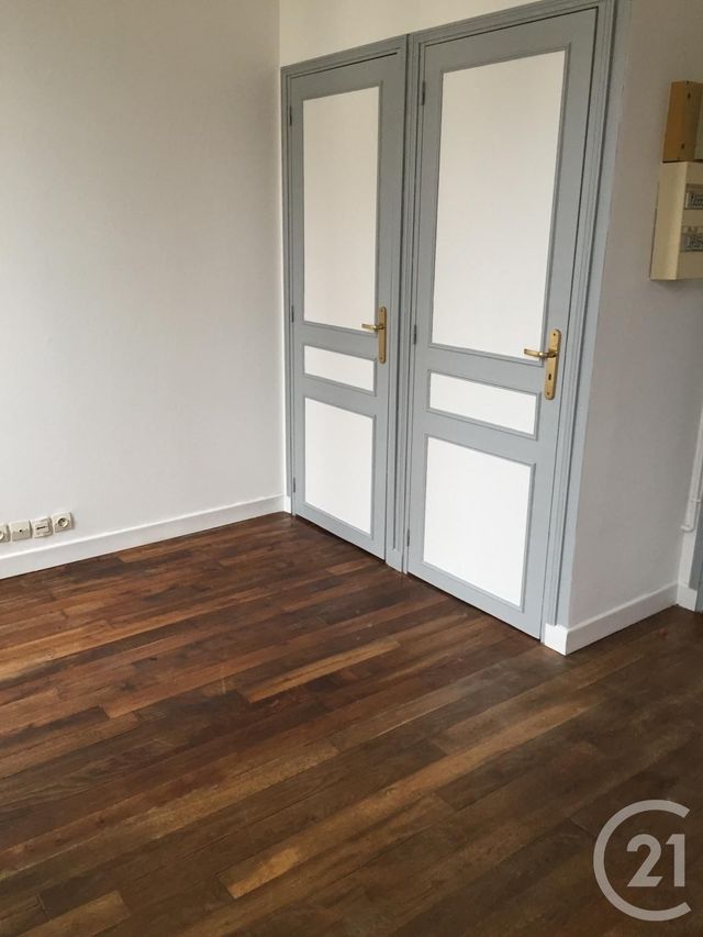 Afficher la photo en grand Appartement F1 à louer - 1 pièce - 28.0 m2 - JARGEAU - 45 - CENTRE - Century 21 Trois Rois