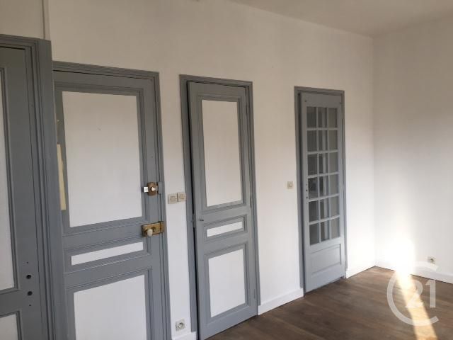 Afficher la photo en grand Appartement F1 à louer - 1 pièce - 28.0 m2 - JARGEAU - 45 - CENTRE - Century 21 Trois Rois