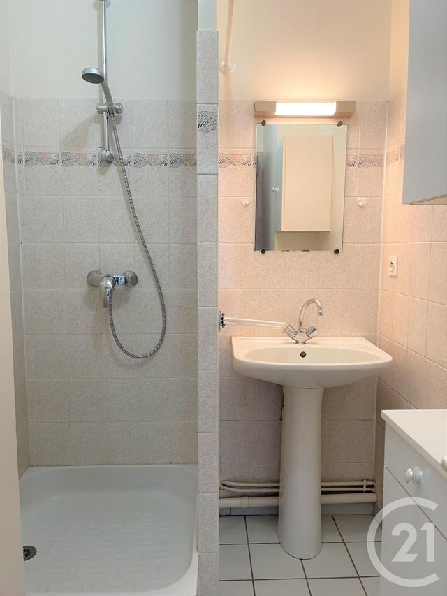 Afficher la photo en grand Appartement F1 à vendre - 1 pièce - 28.97 m2 - CHATEAUNEUF SUR LOIRE - 45 - CENTRE - Century 21 Trois Rois