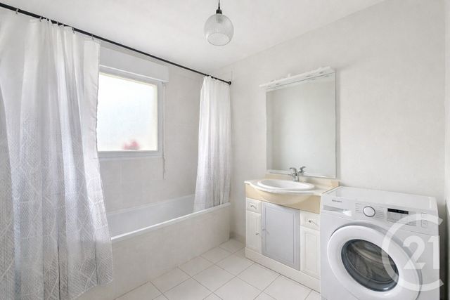 Appartement F2 à vendre - 2 pièces - 46.96 m2 - CHATEAUNEUF SUR LOIRE - 45 - CENTRE - Century 21 Trois Rois