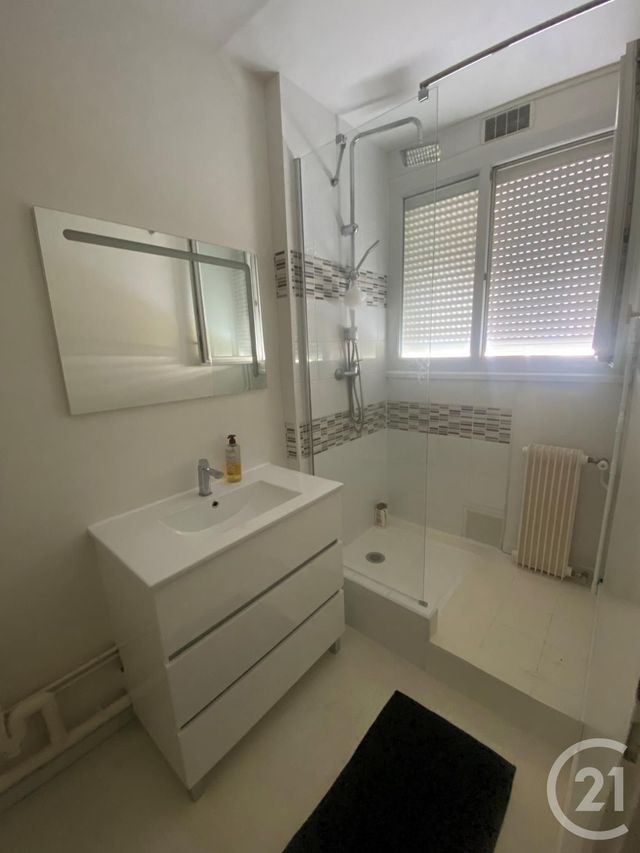 Appartement F3 à vendre - 3 pièces - 54.64 m2 - ST JEAN DE LA RUELLE - 45 - CENTRE - Century 21 Trois Rois