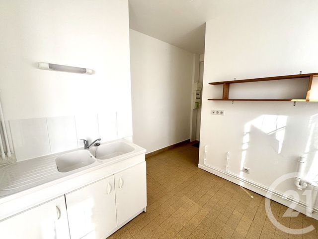 Afficher la photo en grand Appartement F1 à louer - 1 pièce - 27.0 m2 - CHATEAUNEUF SUR LOIRE - 45 - CENTRE - Century 21 Trois Rois