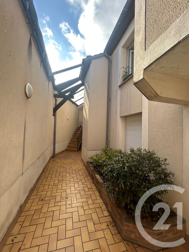 Appartement F3 à louer - 3 pièces - 66.0 m2 - CHATEAUNEUF SUR LOIRE - 45 - CENTRE - Century 21 Trois Rois