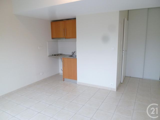Appartement Studio à louer - 1 pièce - 18.5 m2 - CHATEAUNEUF SUR LOIRE - 45 - CENTRE - Century 21 Trois Rois