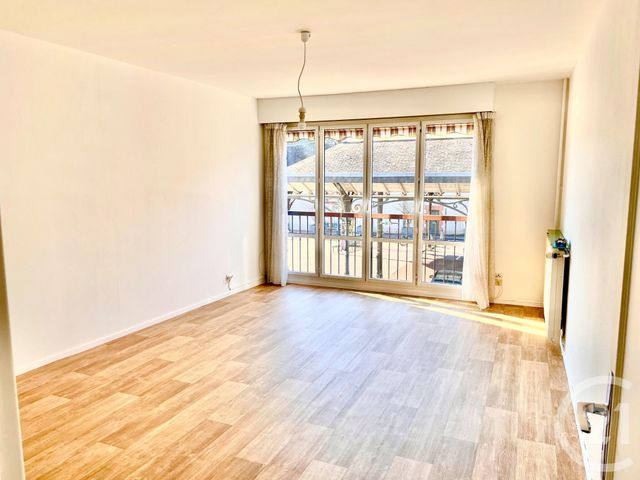 Appartement F3 à louer - 3 pièces - 66.24 m2 - CHATEAUNEUF SUR LOIRE - 45 - CENTRE - Century 21 Trois Rois