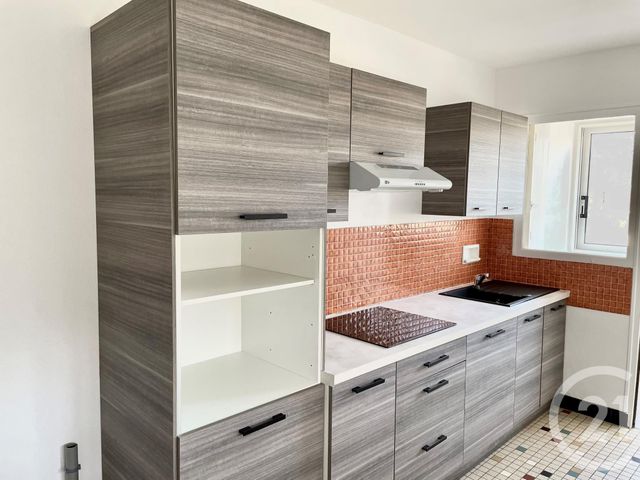 Appartement F3 à louer - 3 pièces - 66.24 m2 - CHATEAUNEUF SUR LOIRE - 45 - CENTRE - Century 21 Trois Rois