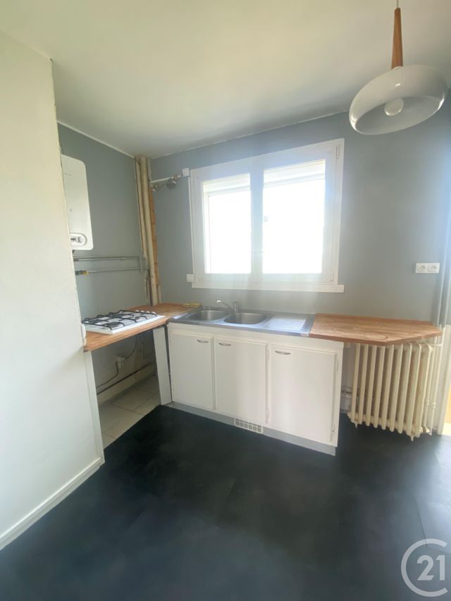 Appartement F4 à louer - 4 pièces - 75.3 m2 - ST JEAN DE LA RUELLE - 45 - CENTRE - Century 21 Trois Rois