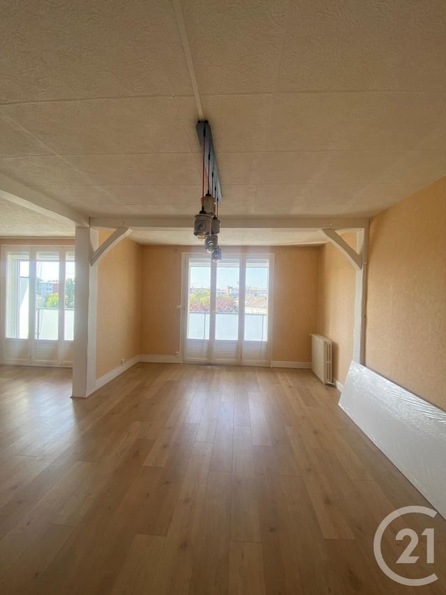 Appartement F4 à louer - 4 pièces - 75.3 m2 - ST JEAN DE LA RUELLE - 45 - CENTRE - Century 21 Trois Rois