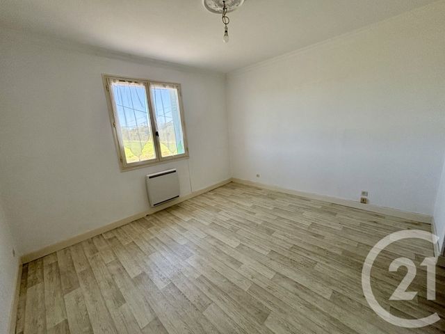 Appartement F4 à louer - 4 pièces - 88.04 m2 - ST BENOIT SUR LOIRE - 45 - CENTRE - Century 21 Trois Rois