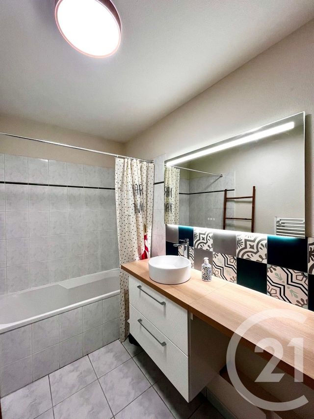 Appartement F2 à louer - 2 pièces - 54.21 m2 - ORLEANS - 45 - CENTRE - Century 21 Trois Rois