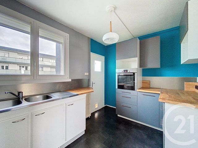 Appartement F4 à vendre - 4 pièces - 75.3 m2 - ST JEAN DE LA RUELLE - 45 - CENTRE - Century 21 Trois Rois