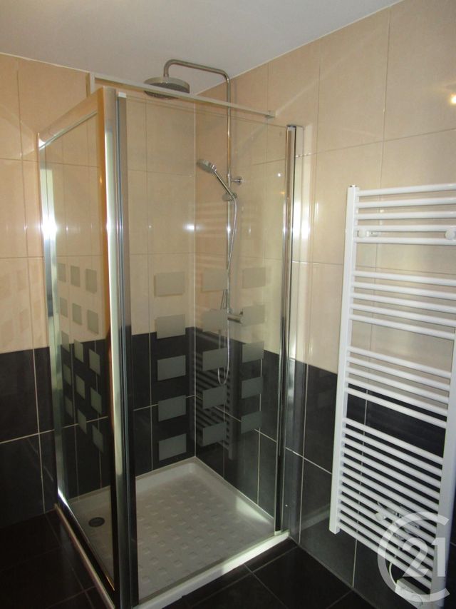 maison à louer - 5 pièces - 130.0 m2 - ST DENIS DE L HOTEL - 45 - CENTRE - Century 21 Trois Rois