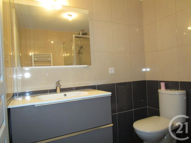 maison à louer - 5 pièces - 130.0 m2 - ST DENIS DE L HOTEL - 45 - CENTRE - Century 21 Trois Rois