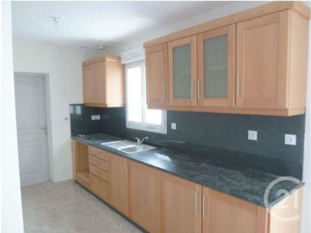 maison à louer - 5 pièces - 130.0 m2 - ST DENIS DE L HOTEL - 45 - CENTRE - Century 21 Trois Rois