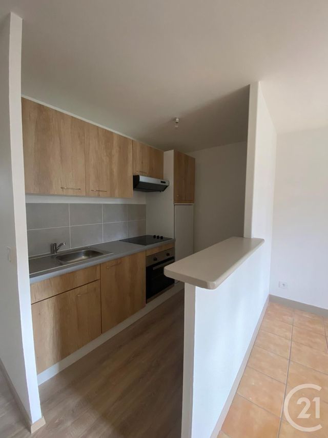 Appartement F3 à louer - 3 pièces - 47.0 m2 - CHATEAUNEUF SUR LOIRE - 45 - CENTRE - Century 21 Trois Rois