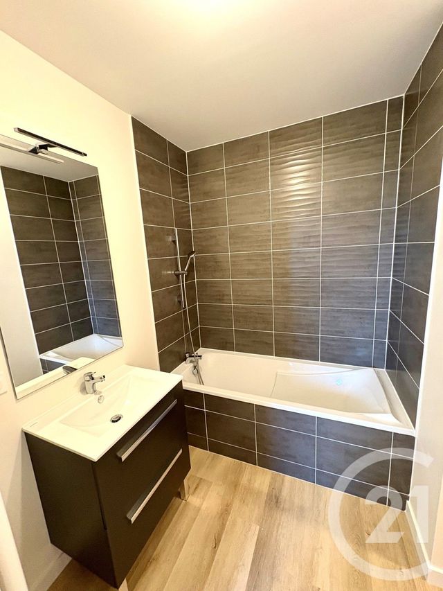 Appartement F3 à louer - 3 pièces - 74.5 m2 - SARAN - 45 - CENTRE - Century 21 Trois Rois