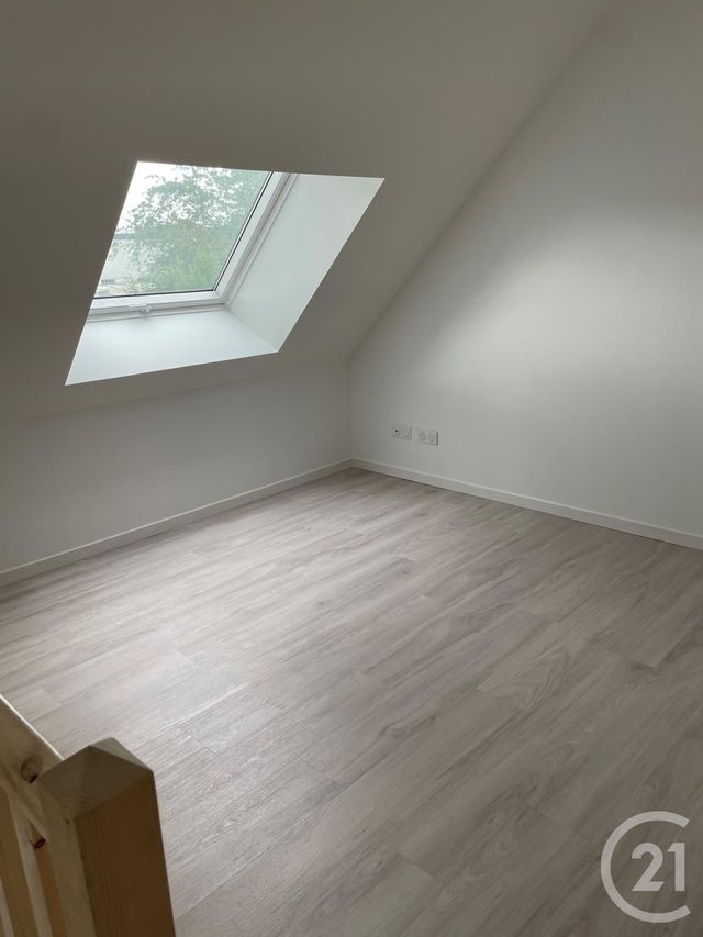 Appartement Duplex à louer - 2 pièces - 45.9 m2 - ST JEAN DE BRAYE - 45 - CENTRE - Century 21 Trois Rois