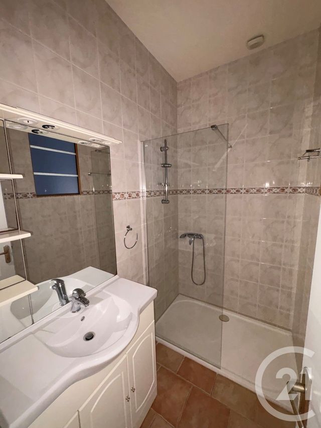 Appartement F2 à louer - 2 pièces - 31.0 m2 - CHATEAUNEUF SUR LOIRE - 45 - CENTRE - Century 21 Trois Rois