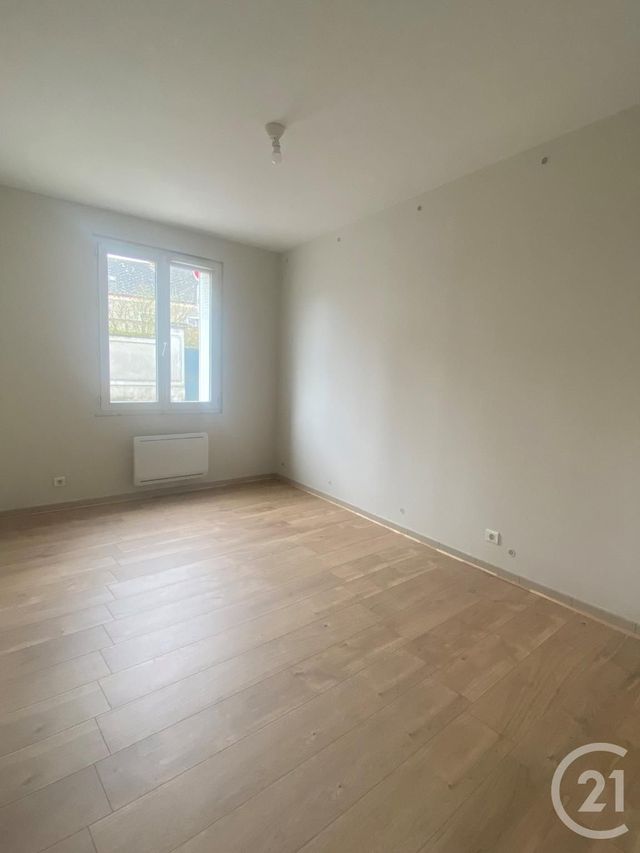 Appartement F2 à louer - 2 pièces - 43.0 m2 - JARGEAU - 45 - CENTRE - Century 21 Trois Rois