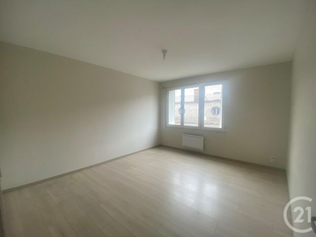 Appartement F2 à louer - 2 pièces - 43.0 m2 - JARGEAU - 45 - CENTRE - Century 21 Trois Rois