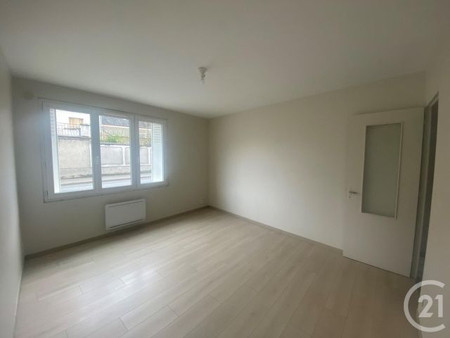Appartement F2 à louer - 2 pièces - 43.0 m2 - JARGEAU - 45 - CENTRE - Century 21 Trois Rois