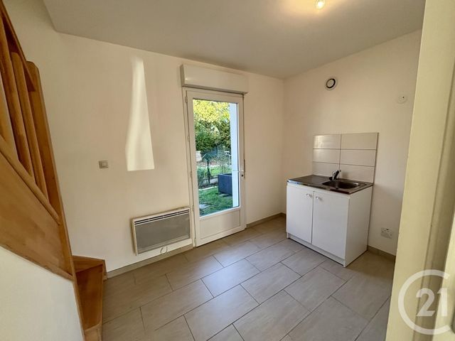 Appartement F2 à louer - 2 pièces - 39.0 m2 - JARGEAU - 45 - CENTRE - Century 21 Trois Rois