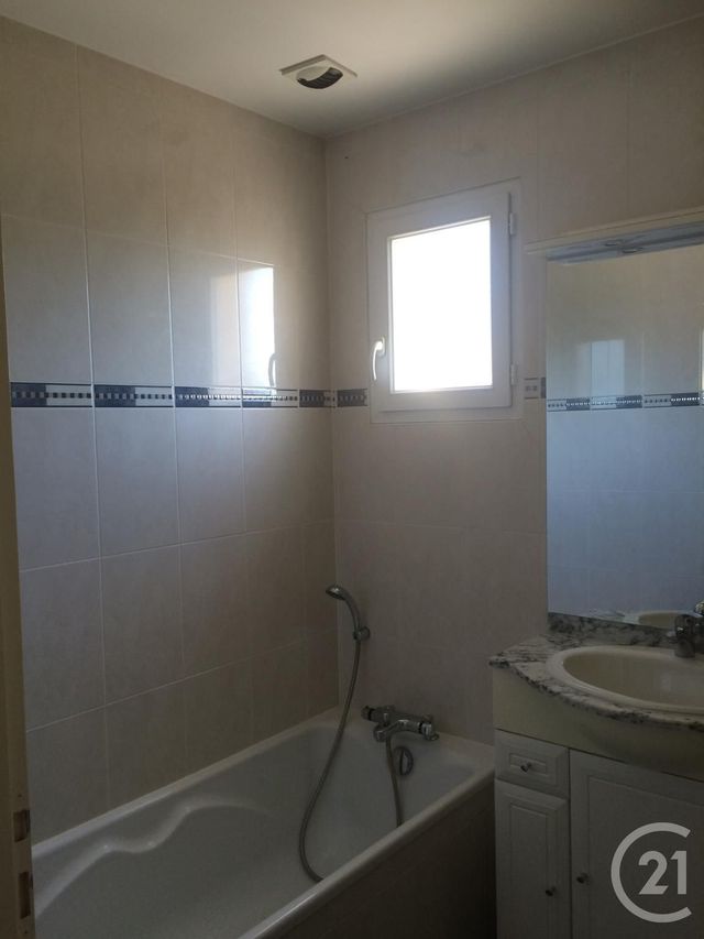 Appartement F2 à louer - 2 pièces - 44.0 m2 - CHATEAUNEUF SUR LOIRE - 45 - CENTRE - Century 21 Trois Rois