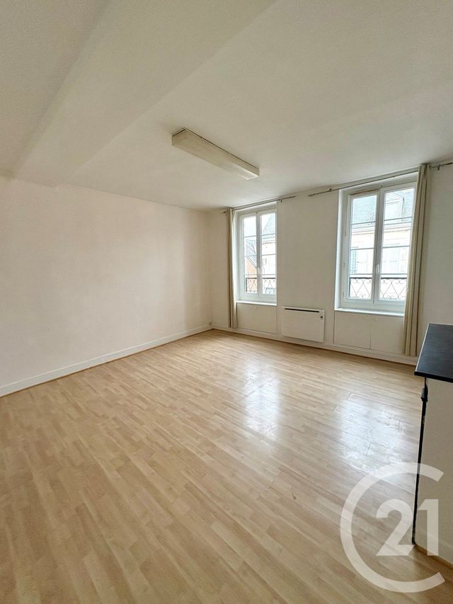 Appartement F2 à louer - 2 pièces - 66.0 m2 - CHATEAUNEUF SUR LOIRE - 45 - CENTRE - Century 21 Trois Rois