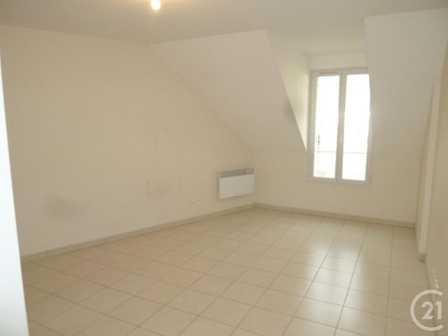 Appartement Studio à louer - 1 pièce - 23.0 m2 - CHATEAUNEUF SUR LOIRE - 45 - CENTRE - Century 21 Trois Rois