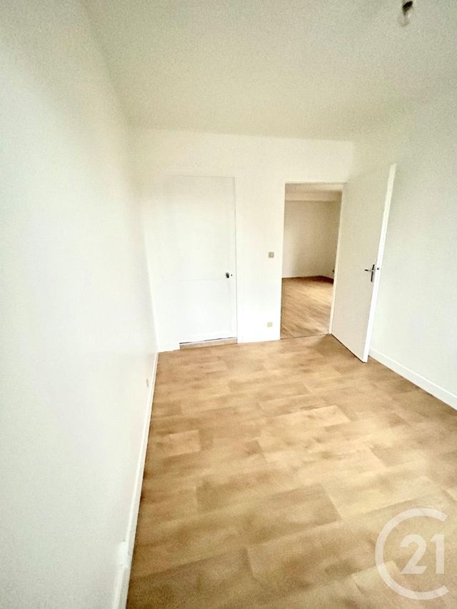 Appartement F3 à louer - 3 pièces - 55.0 m2 - CHATEAUNEUF SUR LOIRE - 45 - CENTRE - Century 21 Trois Rois