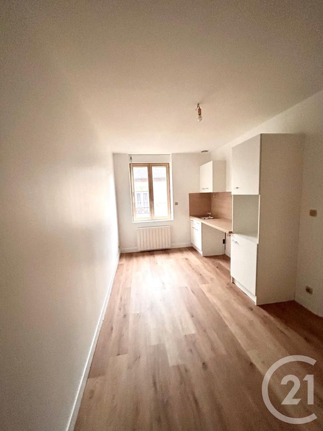 Appartement F3 à louer - 3 pièces - 55.0 m2 - CHATEAUNEUF SUR LOIRE - 45 - CENTRE - Century 21 Trois Rois