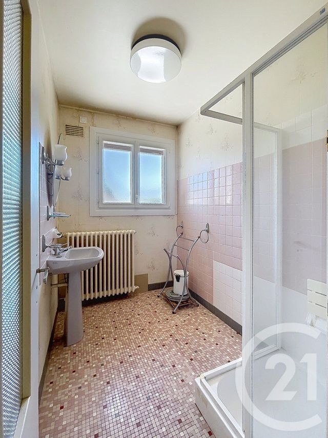 maison à vendre - 5 pièces - 129.8 m2 - VITRY AUX LOGES - 45 - CENTRE - Century 21 Trois Rois