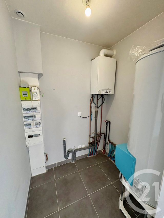 maison à louer - 3 pièces - 74.26 m2 - ST DENIS DE L HOTEL - 45 - CENTRE - Century 21 Trois Rois