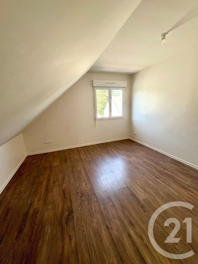 maison à louer - 3 pièces - 74.26 m2 - ST DENIS DE L HOTEL - 45 - CENTRE - Century 21 Trois Rois
