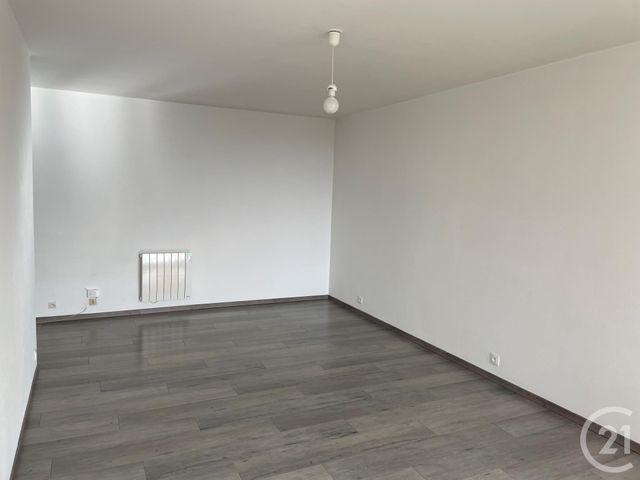 Appartement F3 à louer - 3 pièces - 66.24 m2 - CHATEAUNEUF SUR LOIRE - 45 - CENTRE - Century 21 Trois Rois