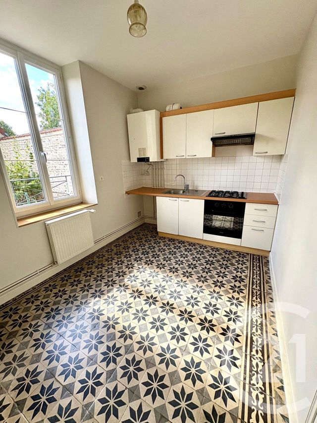 Appartement F3 à louer - 3 pièces - 83.0 m2 - ST BENOIT SUR LOIRE - 45 - CENTRE - Century 21 Trois Rois