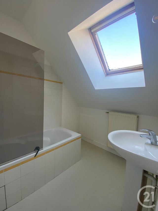 maison à louer - 3 pièces - 72.0 m2 - CHATEAUNEUF SUR LOIRE - 45 - CENTRE - Century 21 Trois Rois
